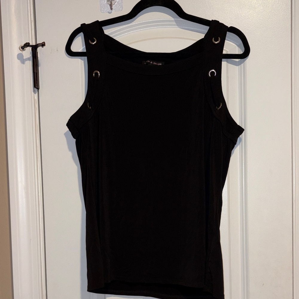 ✨ Grommet Tank ✨ - Picture 2 of 4